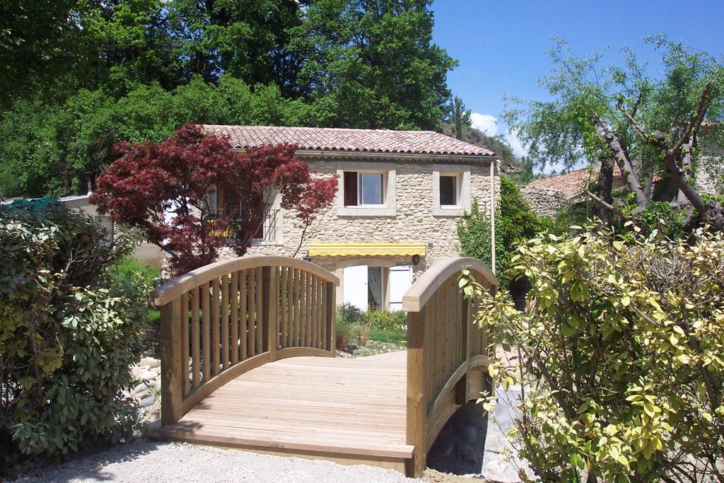 La Campagne St Lazare - Restaurant Chambres D'Hotes Piscine & Spa Forcalquier Exterior foto