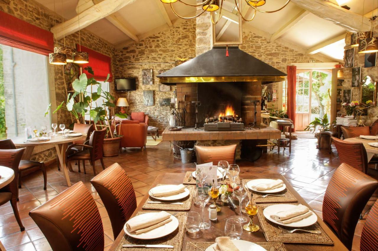 La Campagne St Lazare - Restaurant Chambres D'Hotes Piscine & Spa Forcalquier Exterior foto